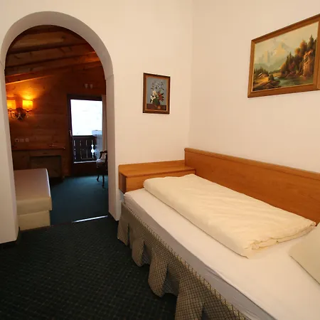 Pass Lueg 招待所 3*