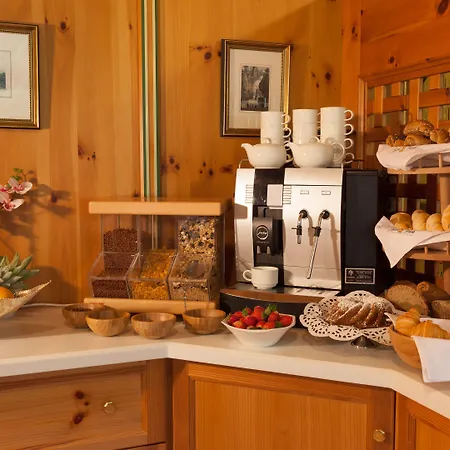 Pass Lueg 招待所 哥林素萨尔察赫