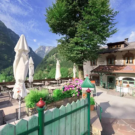Pass Lueg Guest house